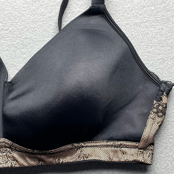 Model Modele Black Lace Trim Full Coverage Wireless Bra Style Y32BM282 Size 38C - Picture 2 of 7